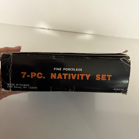 7-Pc Porcelain Nativity Set Holy Family and Wise Men Figurines Original Box - Picture 8 of 9